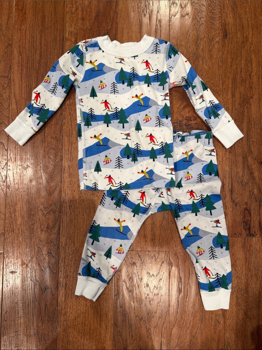Hanna Andersson White & Blue Ski Scene Kids Pajama Set